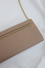 Lade das Bild in den Galerie-Viewer, Prada Saffiano metal bar continental flap wallet
