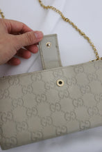 Lade das Bild in den Galerie-Viewer, Gucci GG lovely heart continental wallet
