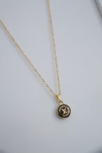 Lade das Bild in den Galerie-Viewer, LV logo in brown
