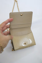 Lade das Bild in den Galerie-Viewer, Vintage Louis Vuitton Dentelle Ludlow wallet
