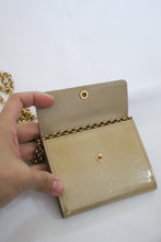 Lade das Bild in den Galerie-Viewer, Vintage Louis Vuitton Dentelle Ludlow wallet
