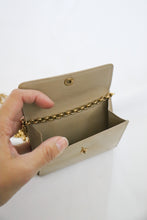 Lade das Bild in den Galerie-Viewer, Vintage Louis Vuitton Dentelle Ludlow wallet
