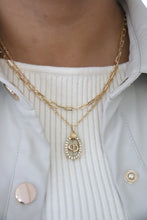 Lade das Bild in den Galerie-Viewer, Christian Dior CD logo necklace

