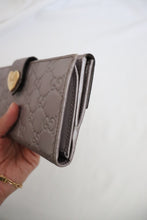Load image into Gallery viewer, Gucci guccissima golden heart leather wallet
