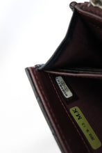 Lade das Bild in den Galerie-Viewer, Chanel lambskin quilted flap wallet
