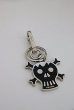 Lade das Bild in den Galerie-Viewer, Prada keychain
