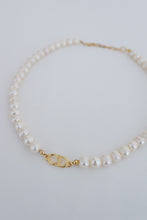 Load image into Gallery viewer, Christian Dior freshwater pearls choker
