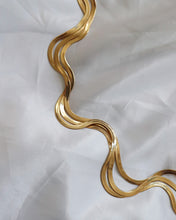 Lade das Bild in den Galerie-Viewer, gold filled herringbone chain
