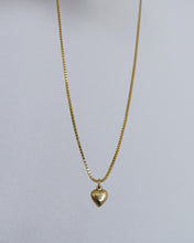 Load image into Gallery viewer, small heart necklace
