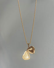 Load image into Gallery viewer, Heart locket necklace
