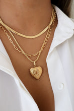 Load image into Gallery viewer, Heart locket necklace
